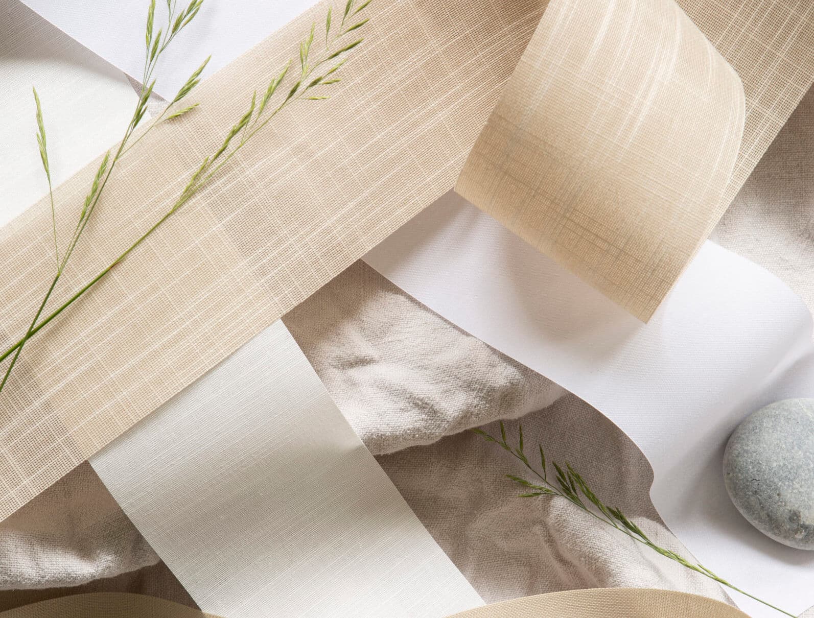 Ljus lamellväv solskyddsväv inspiration Inspiration lamell tyg detalj ljusa lameller natur